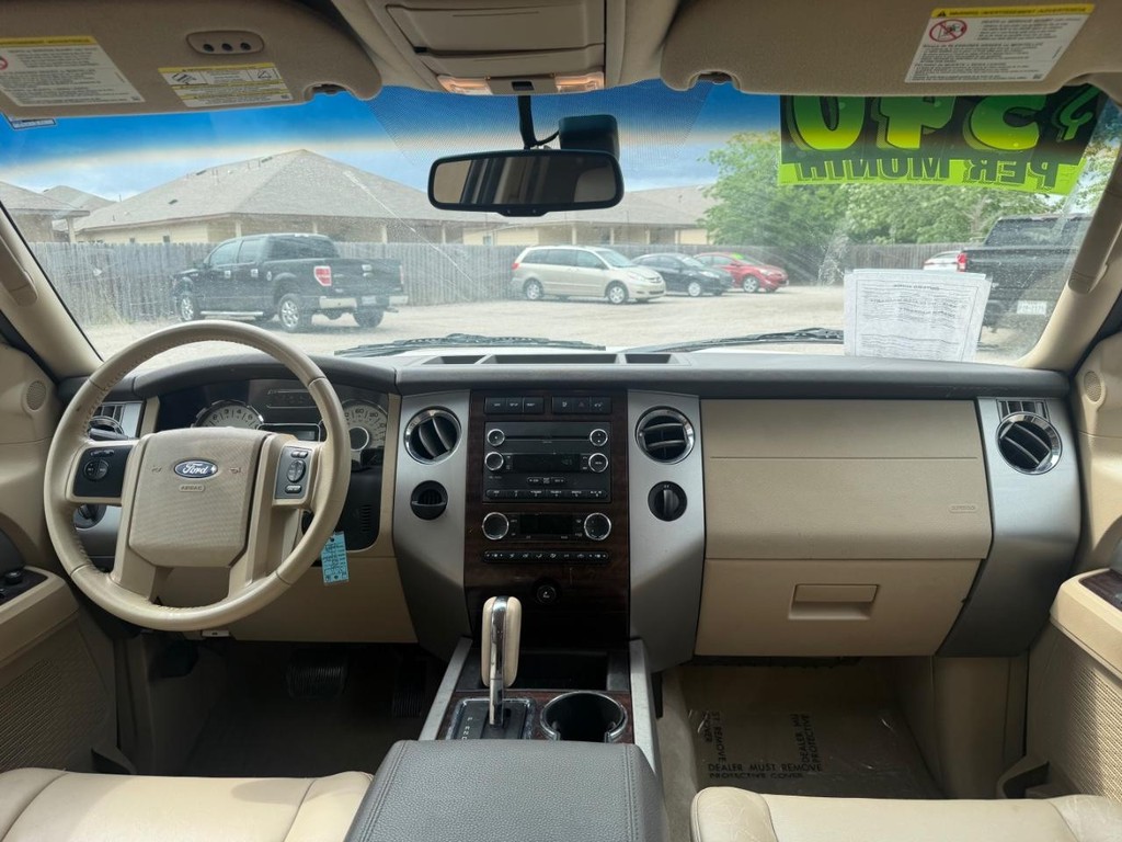 Ford Expedition Vehicle Full-screen Gallery Image 13