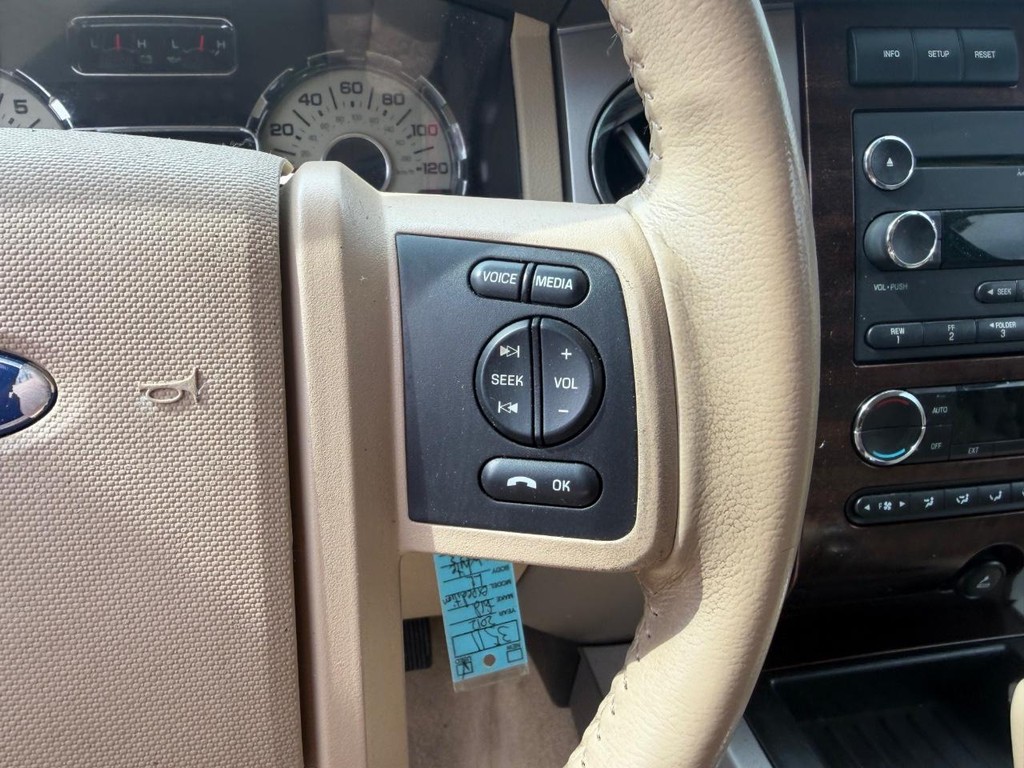 Ford Expedition Vehicle Full-screen Gallery Image 23