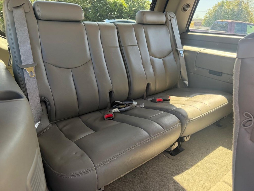 Chevrolet TAHOE Vehicle Full-screen Gallery Image 11