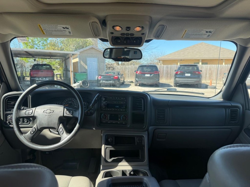 Chevrolet TAHOE Vehicle Full-screen Gallery Image 13