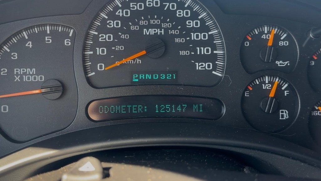 Chevrolet TAHOE Vehicle Full-screen Gallery Image 21