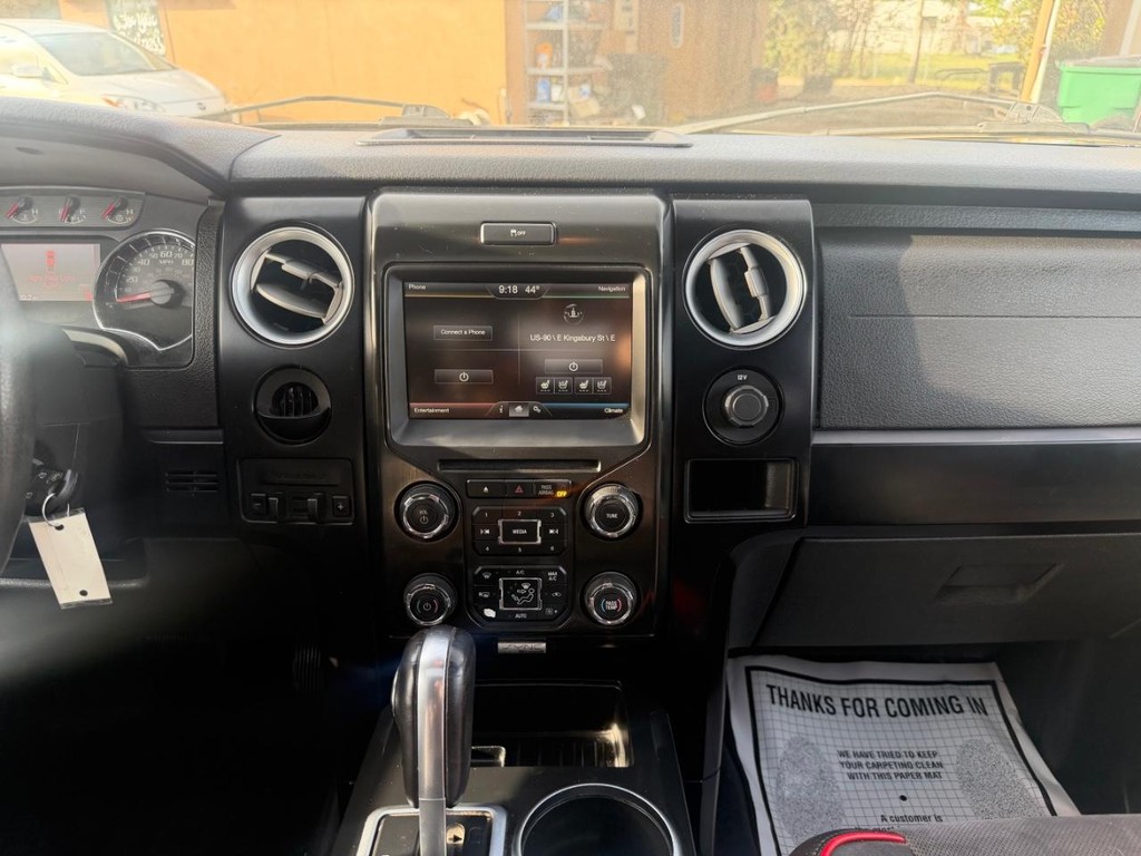 Ford F-150 Vehicle Full-screen Gallery Image 13