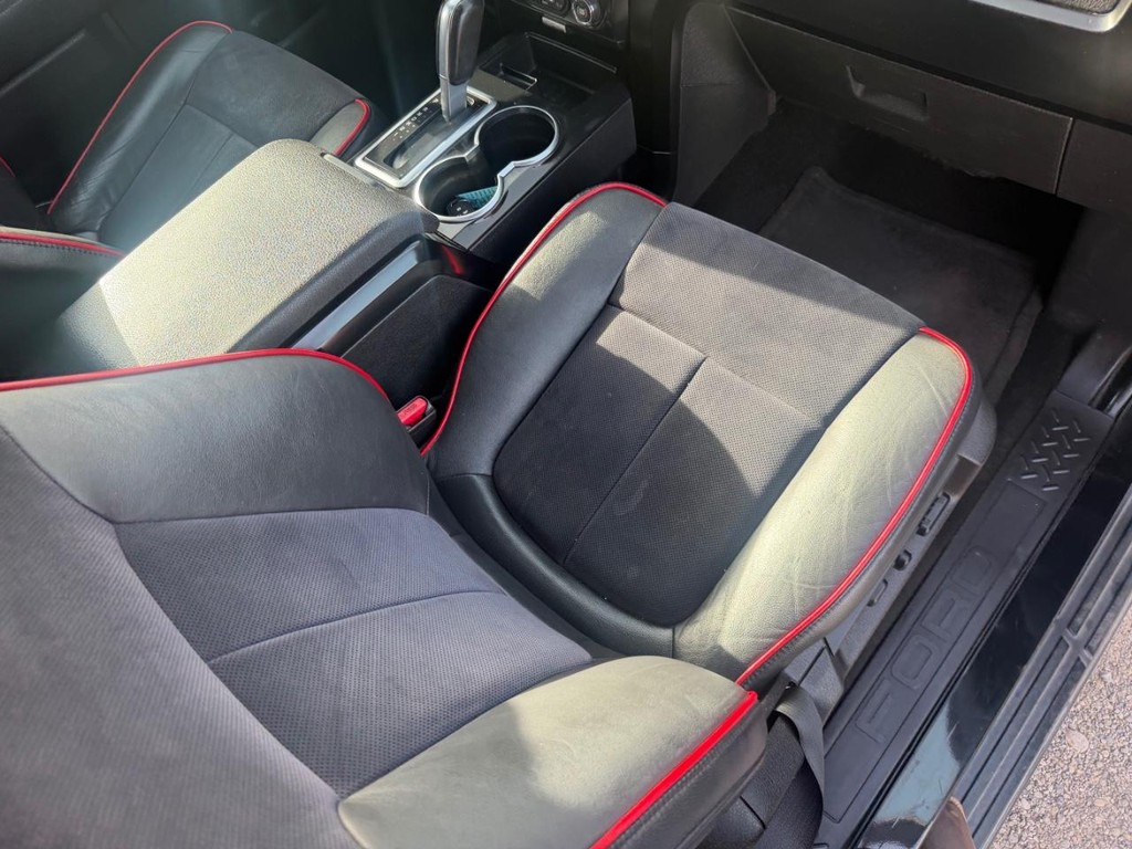 Ford F-150 Vehicle Full-screen Gallery Image 14