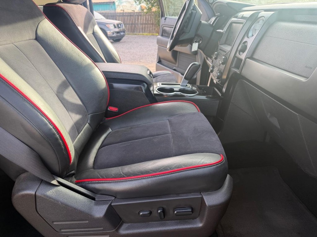 Ford F-150 Vehicle Full-screen Gallery Image 15