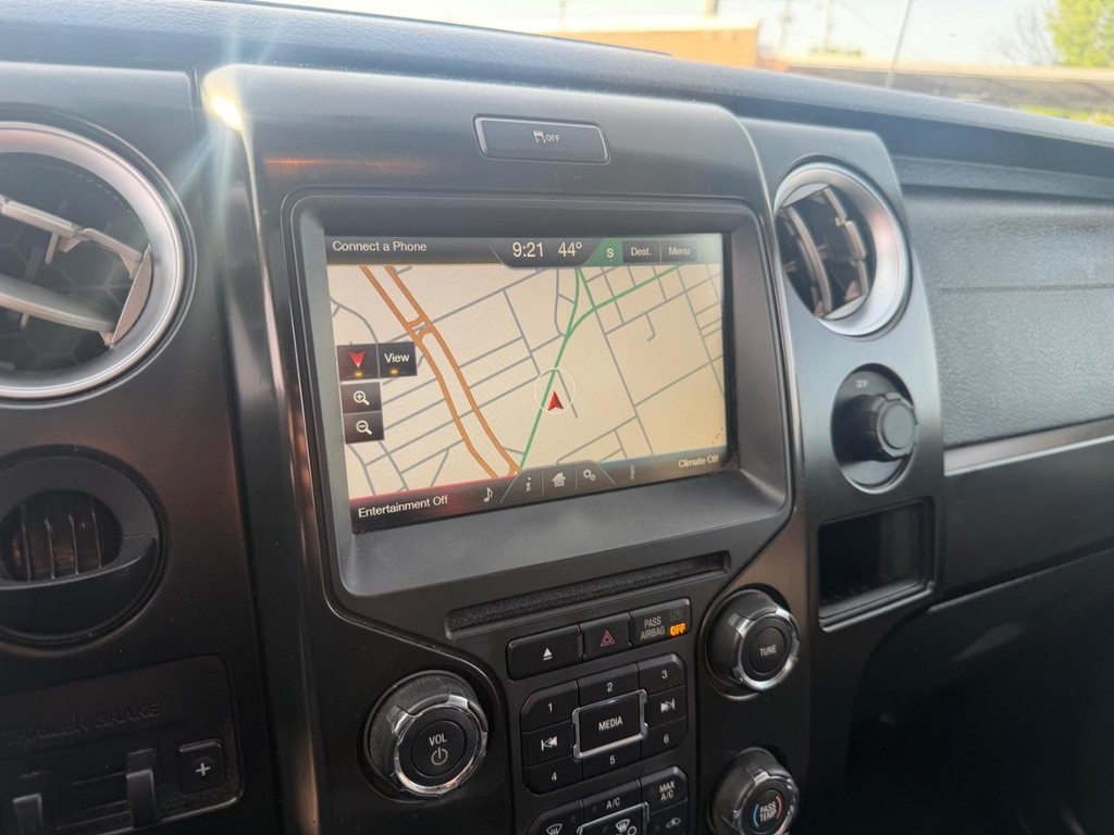 Ford F-150 Vehicle Full-screen Gallery Image 21