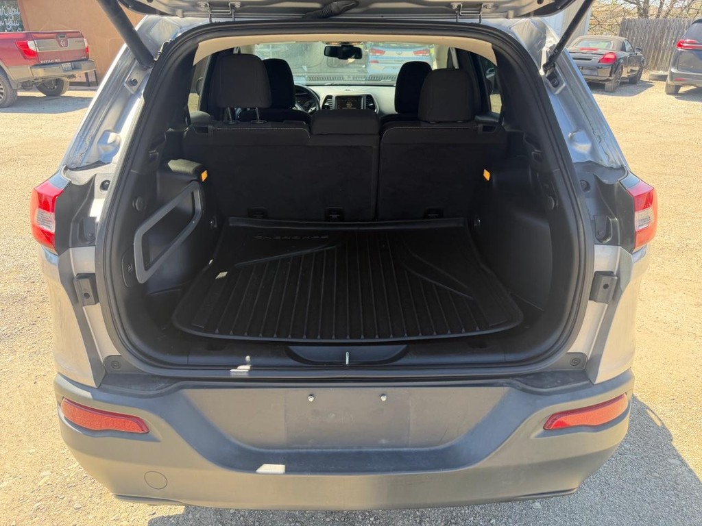 Jeep Cherokee Vehicle Full-screen Gallery Image 05