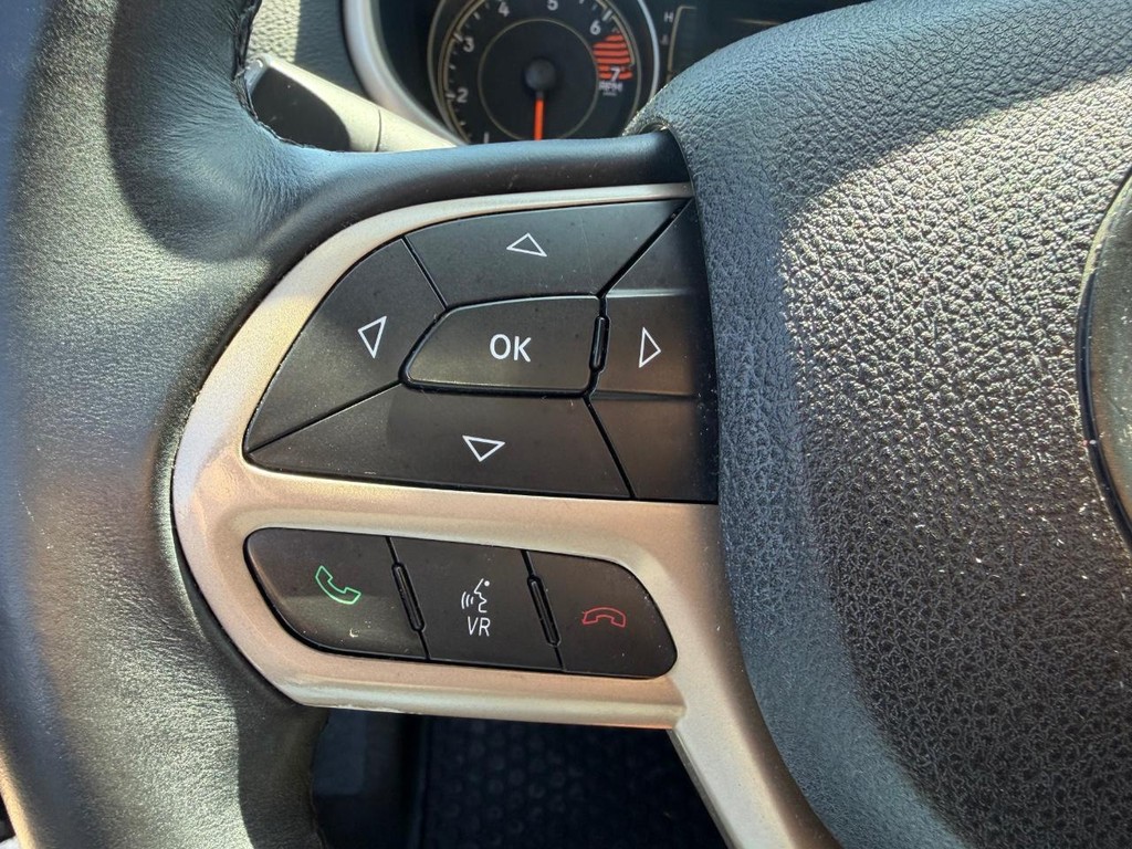 Jeep Cherokee Vehicle Full-screen Gallery Image 21