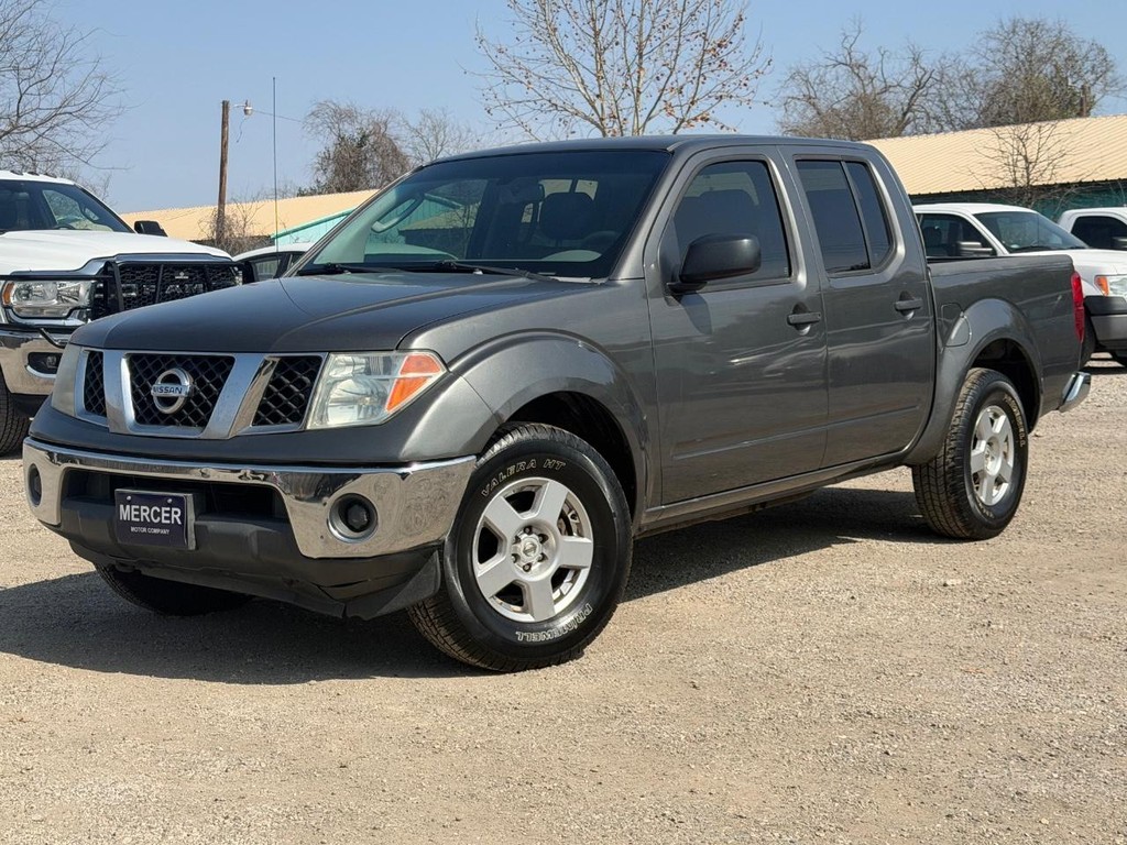 Nissan Frontier Vehicle Full-screen Gallery Image 8