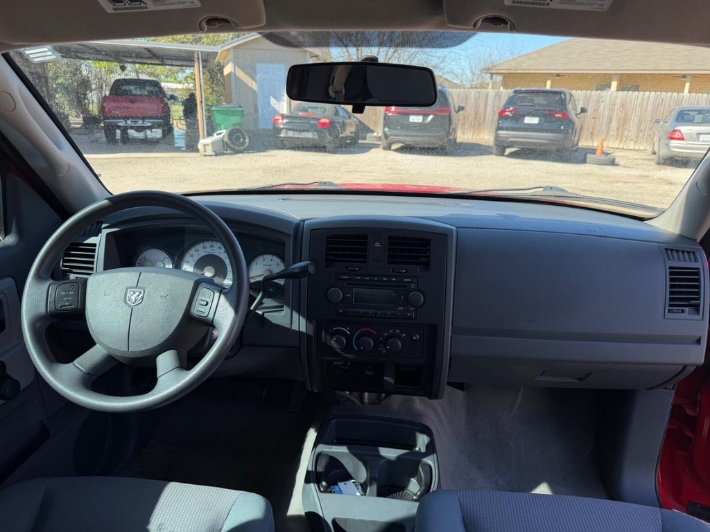 Dodge Dakota Vehicle Full-screen Gallery Image 11