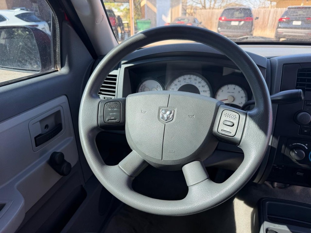 Dodge Dakota Vehicle Full-screen Gallery Image 12