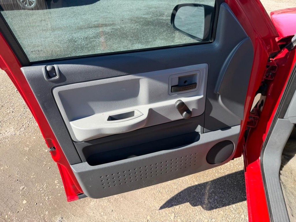 Dodge Dakota Vehicle Full-screen Gallery Image 17