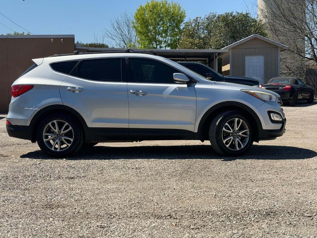 Hyundai Santa Fe Sport Vehicle Full-screen Gallery Image 2