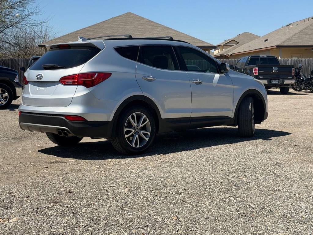 Hyundai Santa Fe Sport Vehicle Full-screen Gallery Image 3