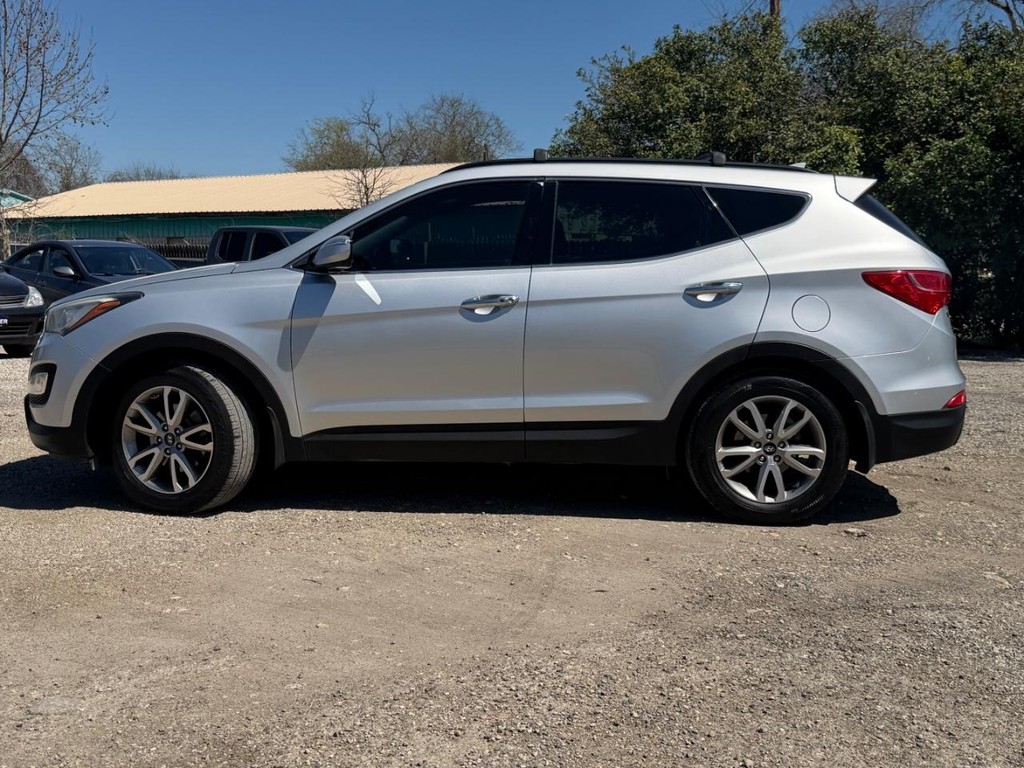 Hyundai Santa Fe Sport Vehicle Full-screen Gallery Image 8