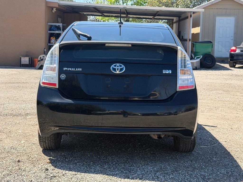 Toyota Prius Vehicle Full-screen Gallery Image 4