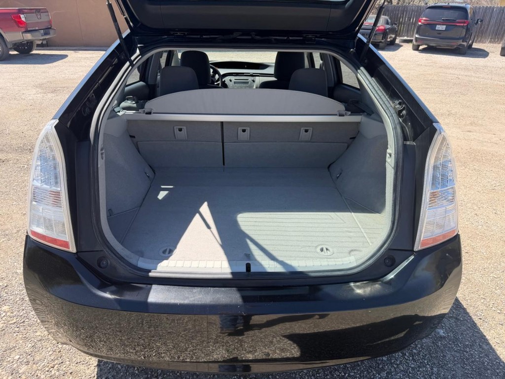 Toyota Prius Vehicle Full-screen Gallery Image 5