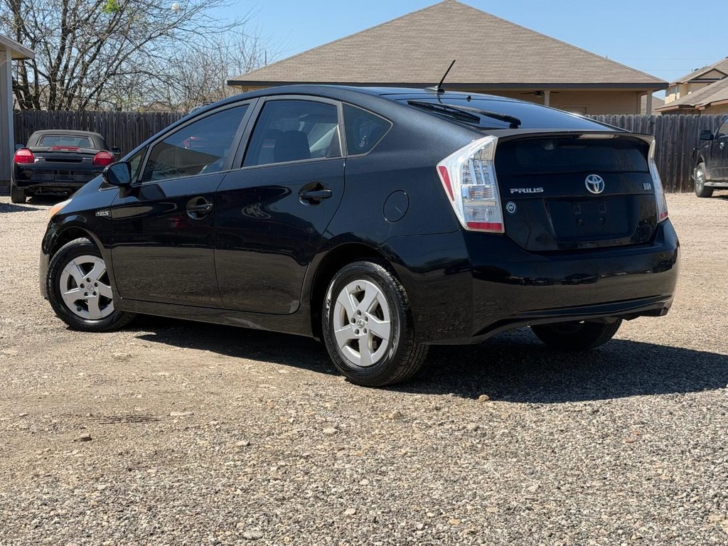 Toyota Prius Vehicle Full-screen Gallery Image 6