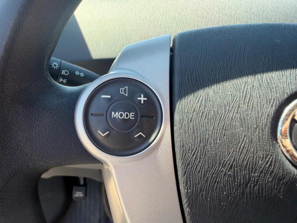 Toyota Prius Vehicle Full-screen Gallery Image 20