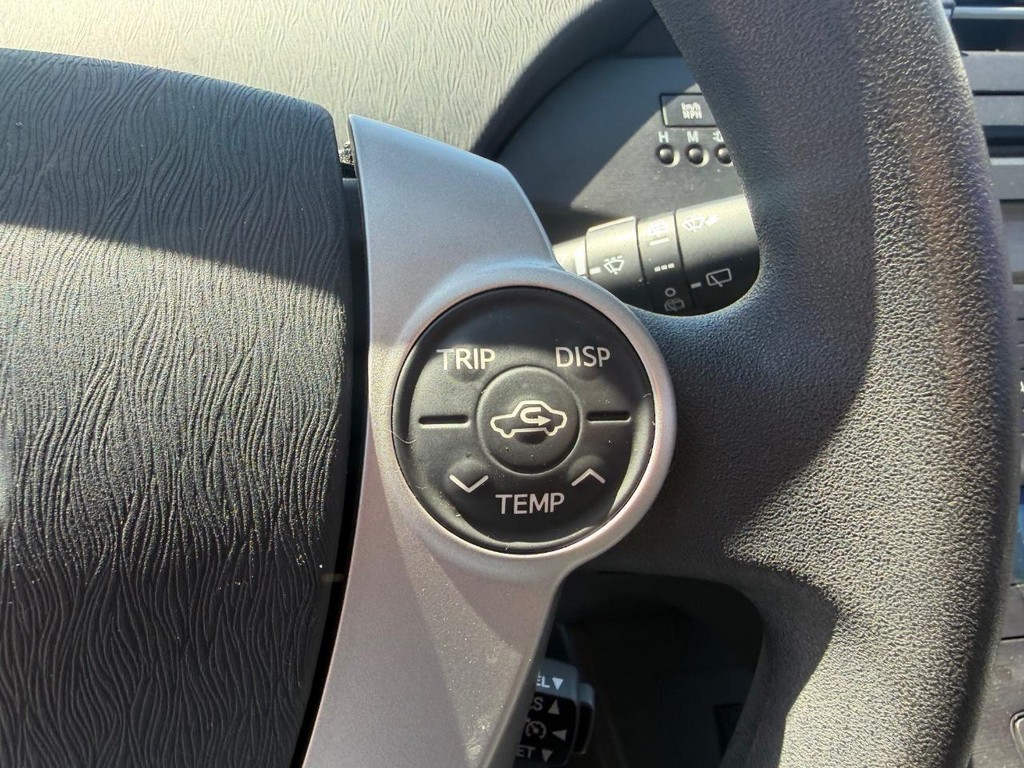 Toyota Prius Vehicle Full-screen Gallery Image 21