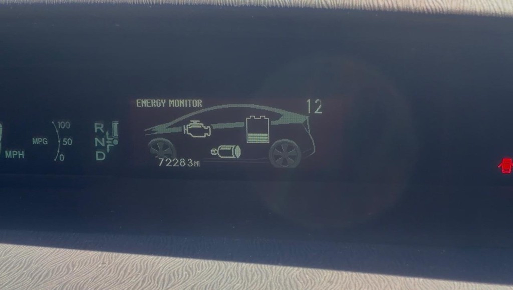 Toyota Prius Vehicle Full-screen Gallery Image 22