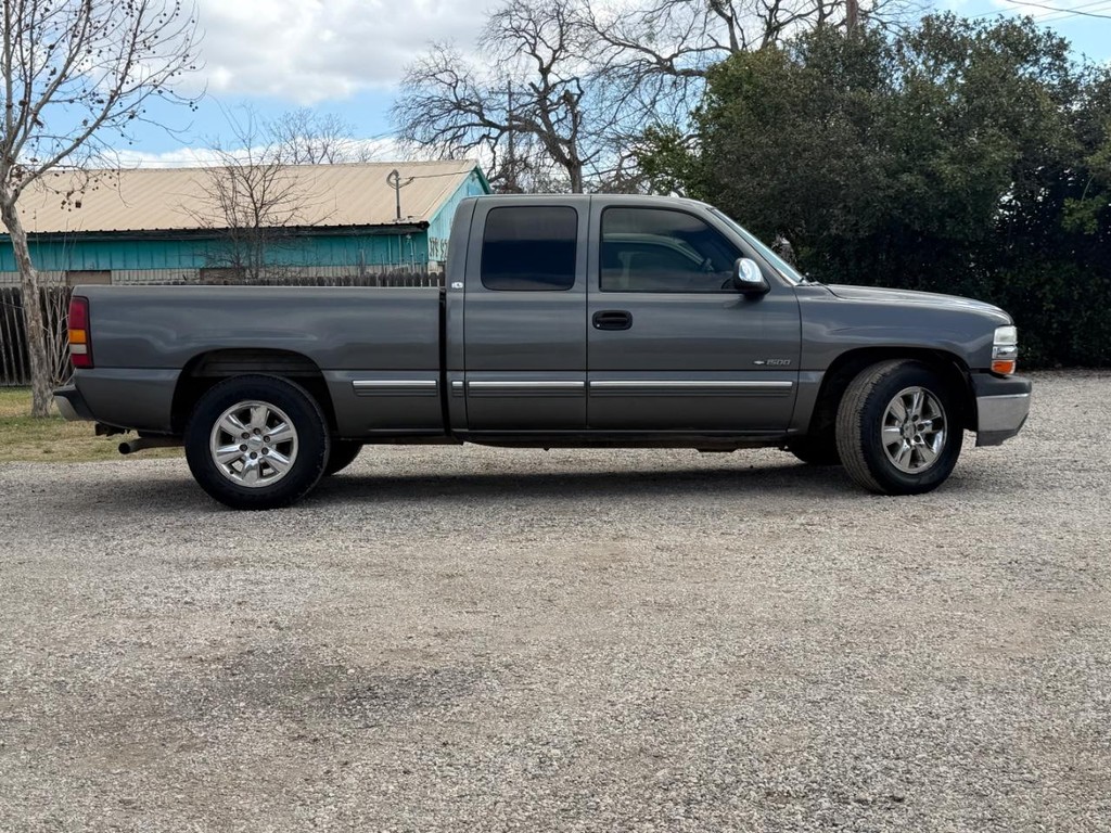Chevrolet Silverado 1500 Vehicle Full-screen Gallery Image 2