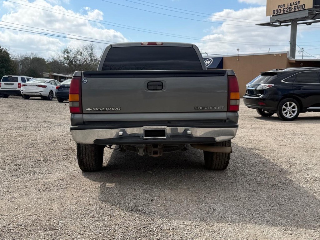 Chevrolet Silverado 1500 Vehicle Full-screen Gallery Image 4