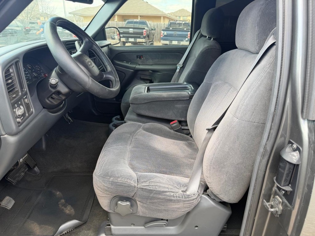 Chevrolet Silverado 1500 Vehicle Full-screen Gallery Image 14