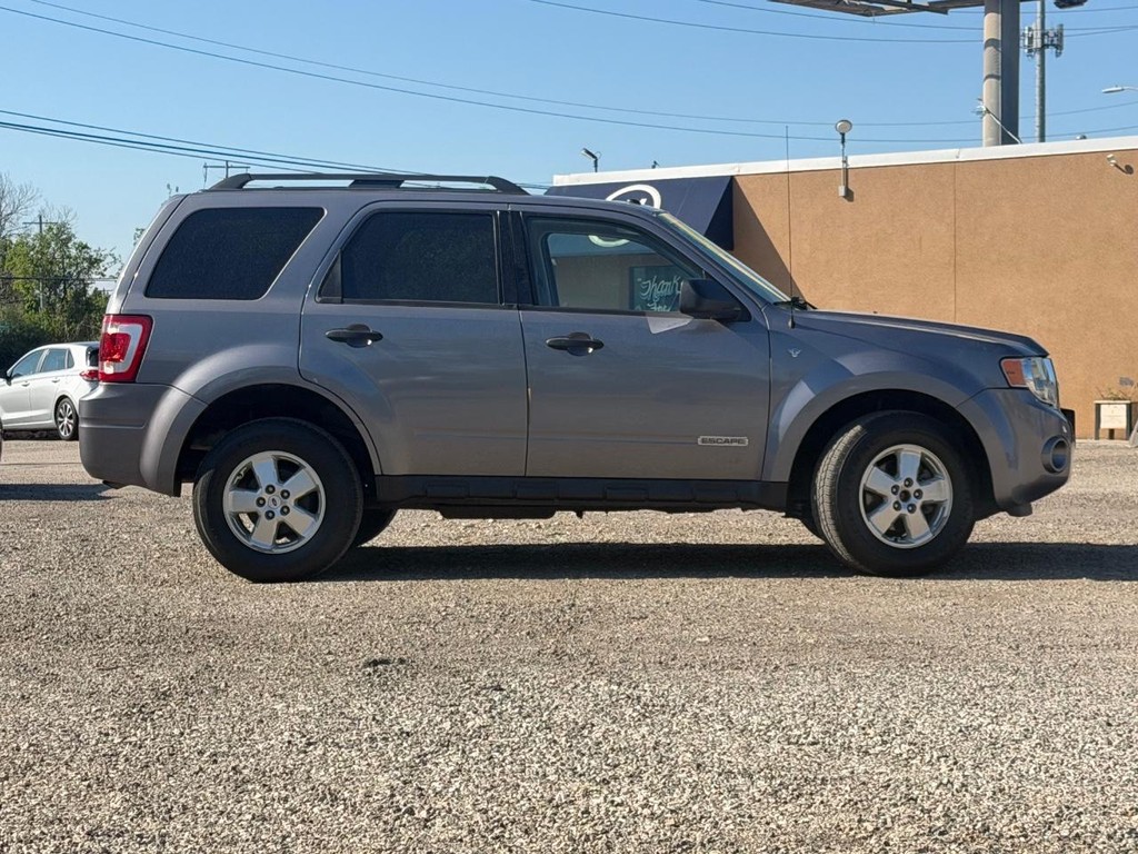 Ford Escape Vehicle Full-screen Gallery Image 2