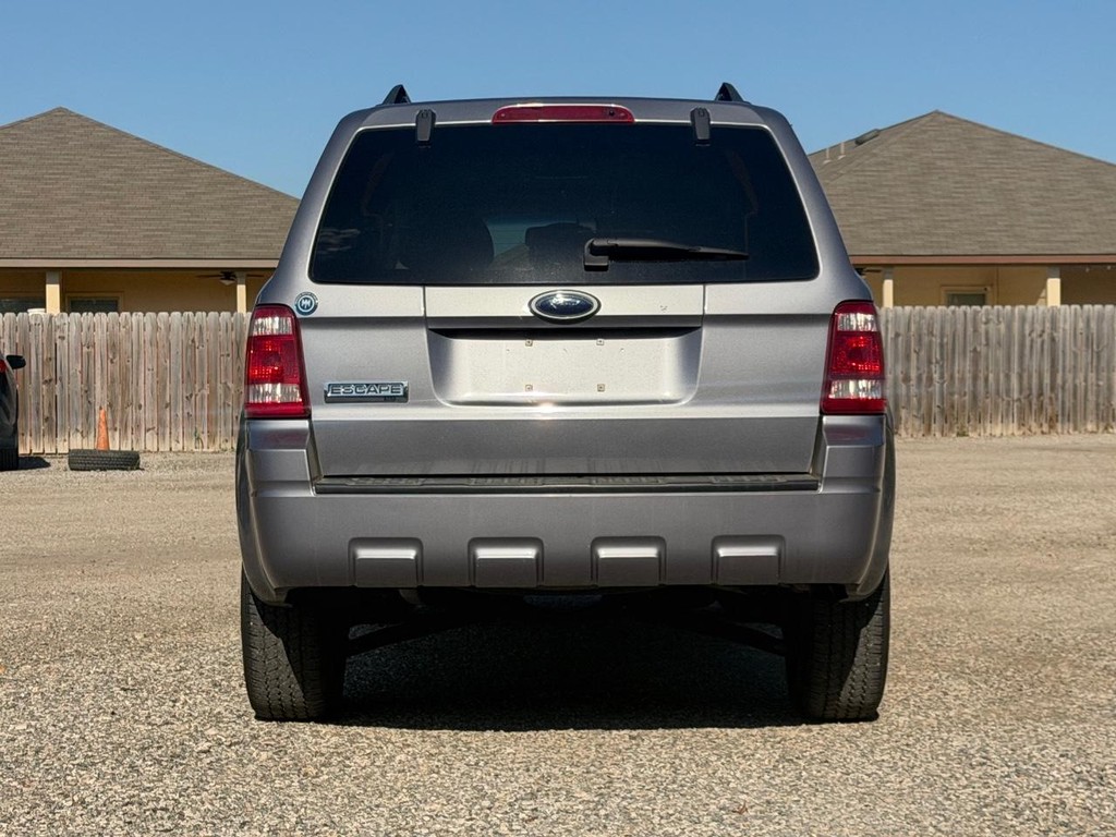 Ford Escape Vehicle Full-screen Gallery Image 4