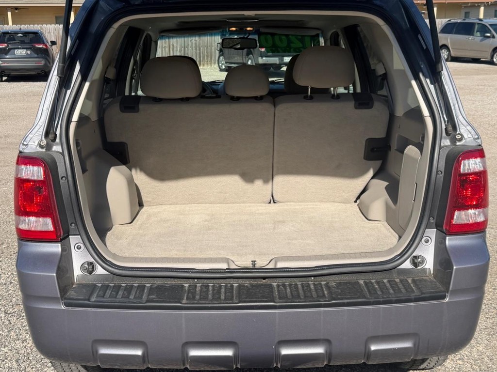 Ford Escape Vehicle Full-screen Gallery Image 5