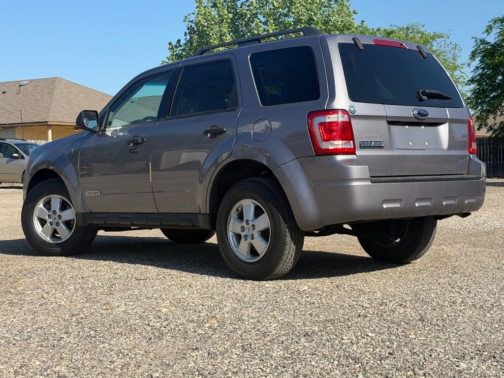 Ford Escape Vehicle Full-screen Gallery Image 6