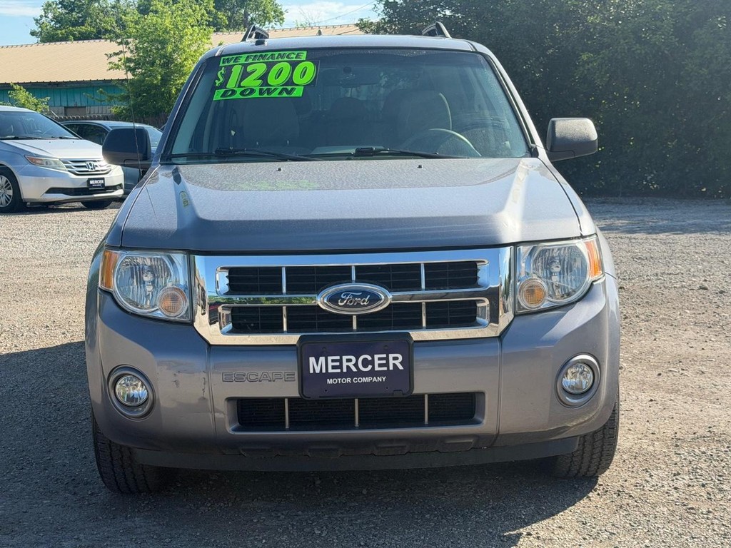 Ford Escape Vehicle Full-screen Gallery Image 10