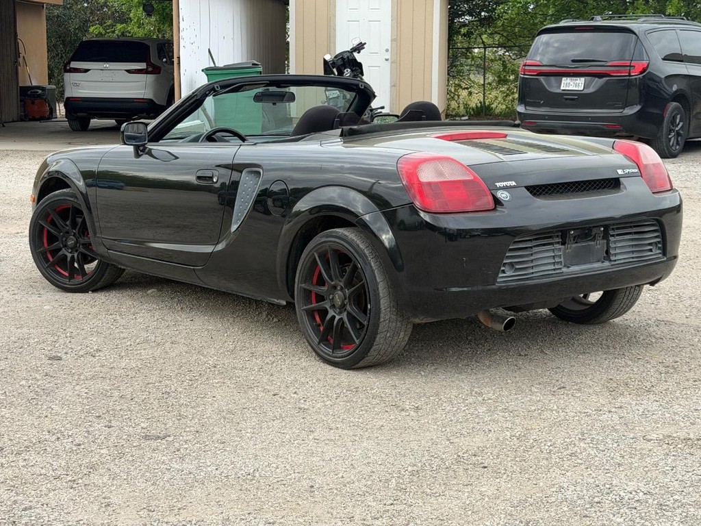 Toyota MR2 Spyder Vehicle Full-screen Gallery Image 5