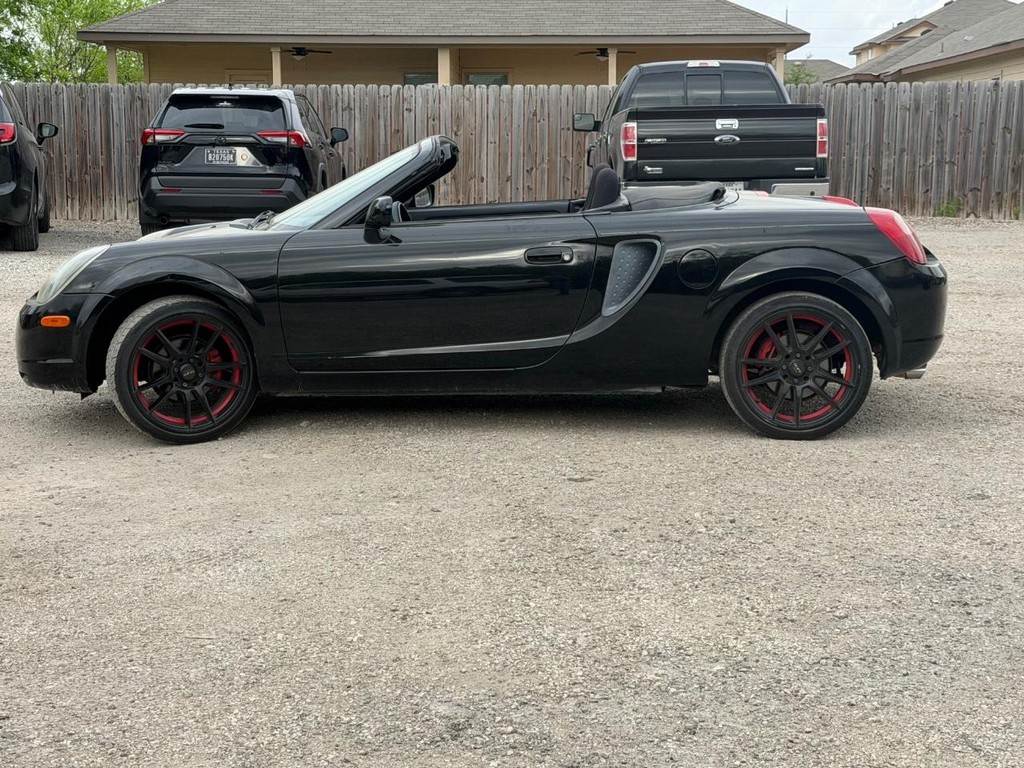 Toyota MR2 Spyder Vehicle Full-screen Gallery Image 6