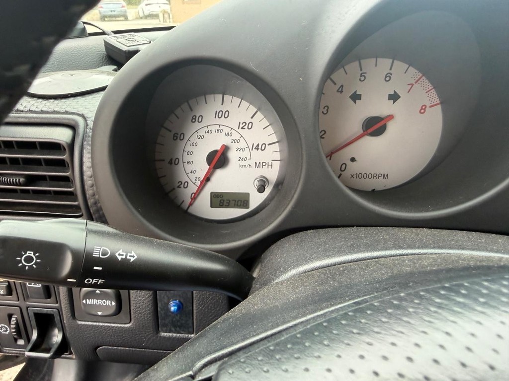 Toyota MR2 Spyder Vehicle Full-screen Gallery Image 11