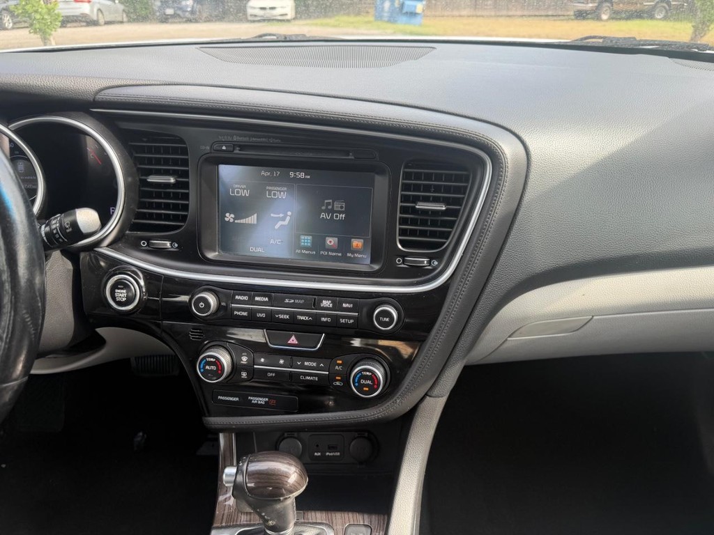 Kia Optima Vehicle Full-screen Gallery Image 14