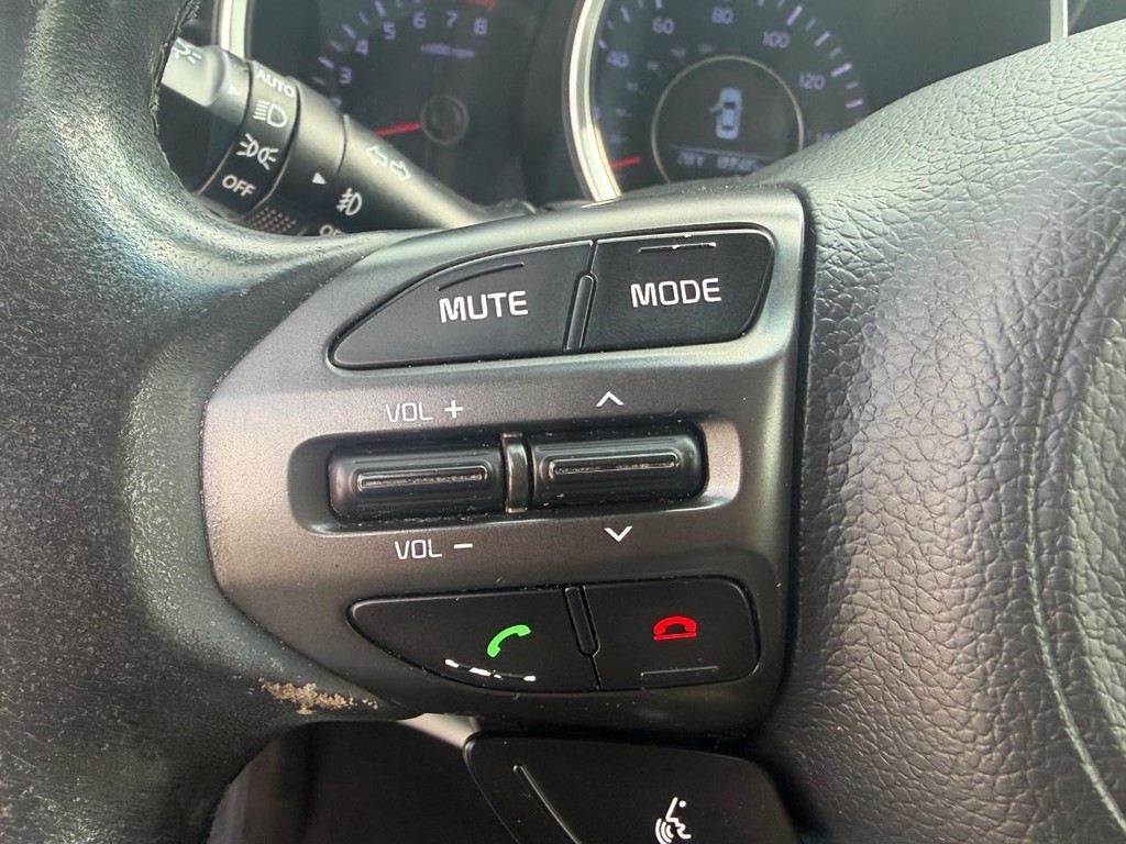 Kia Optima Vehicle Full-screen Gallery Image 22