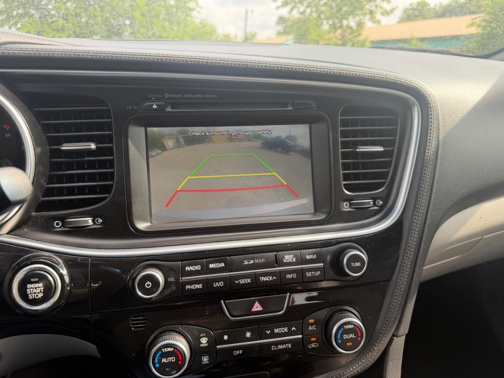 Kia Optima Vehicle Full-screen Gallery Image 25