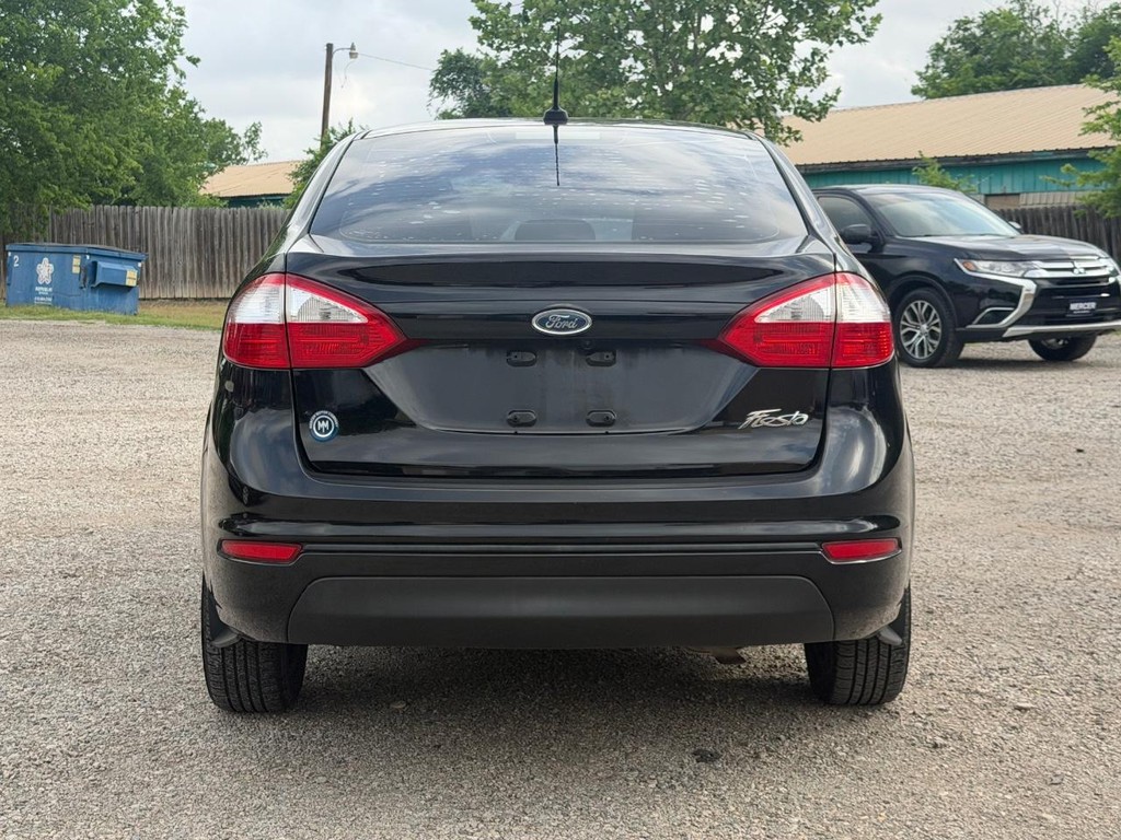 Ford Fiesta Sedan Vehicle Full-screen Gallery Image 4