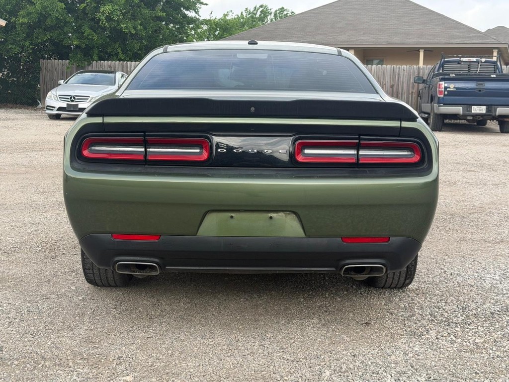 Dodge Challenger Vehicle Full-screen Gallery Image 4