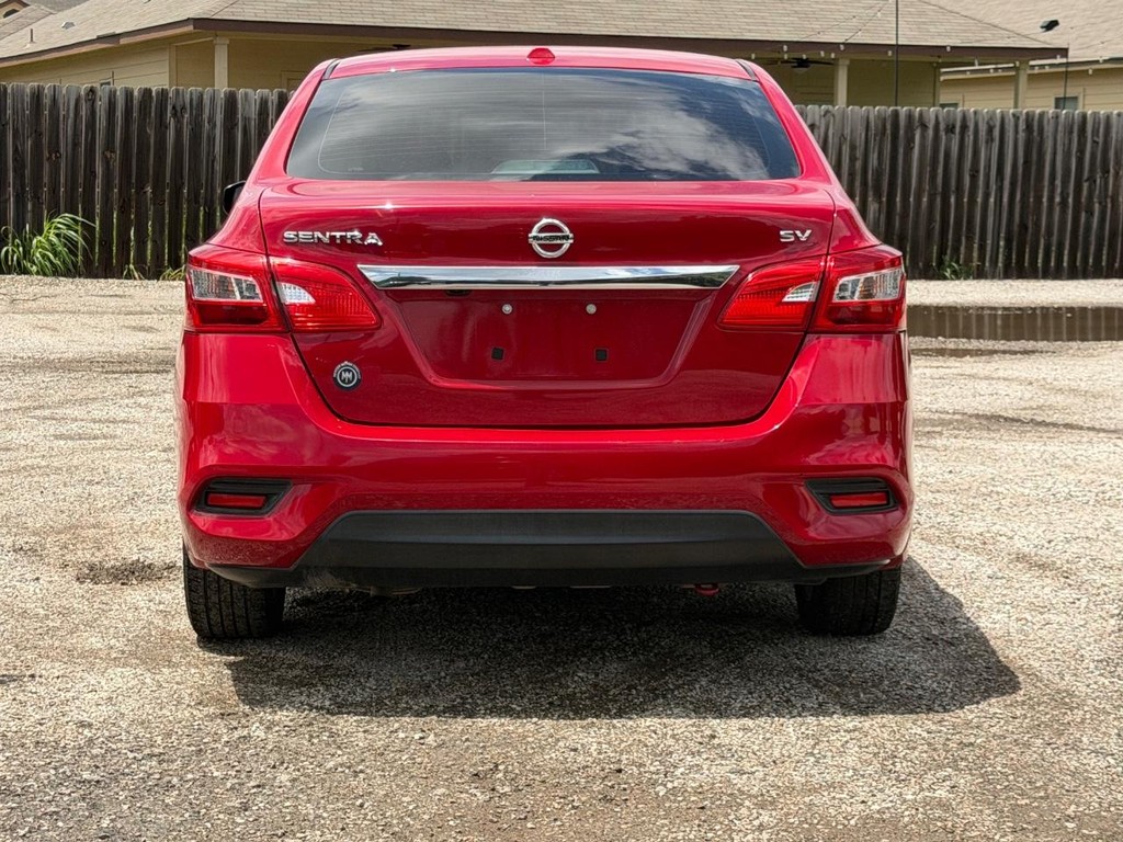 Nissan Sentra Vehicle Full-screen Gallery Image 04