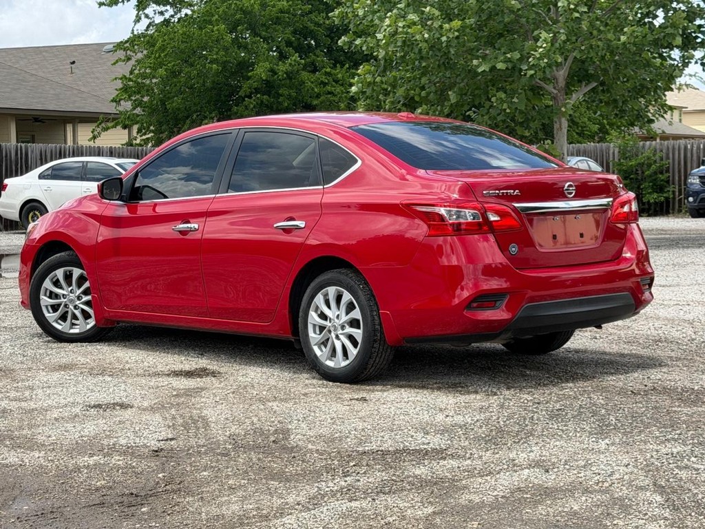 Nissan Sentra Vehicle Full-screen Gallery Image 06