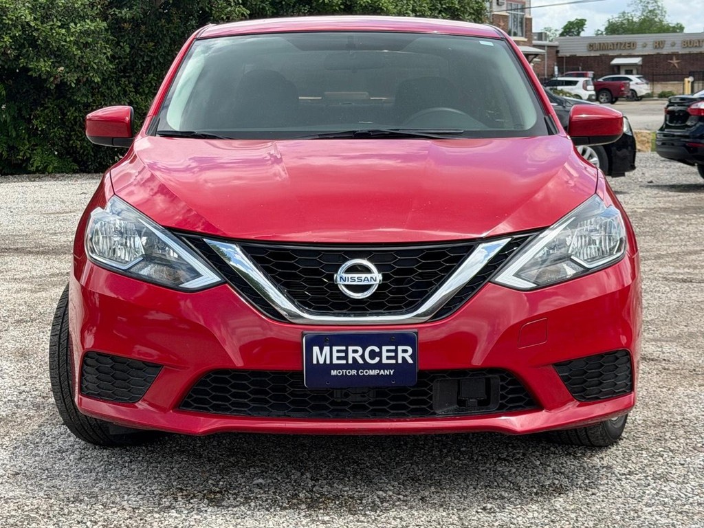 Nissan Sentra Vehicle Full-screen Gallery Image 09