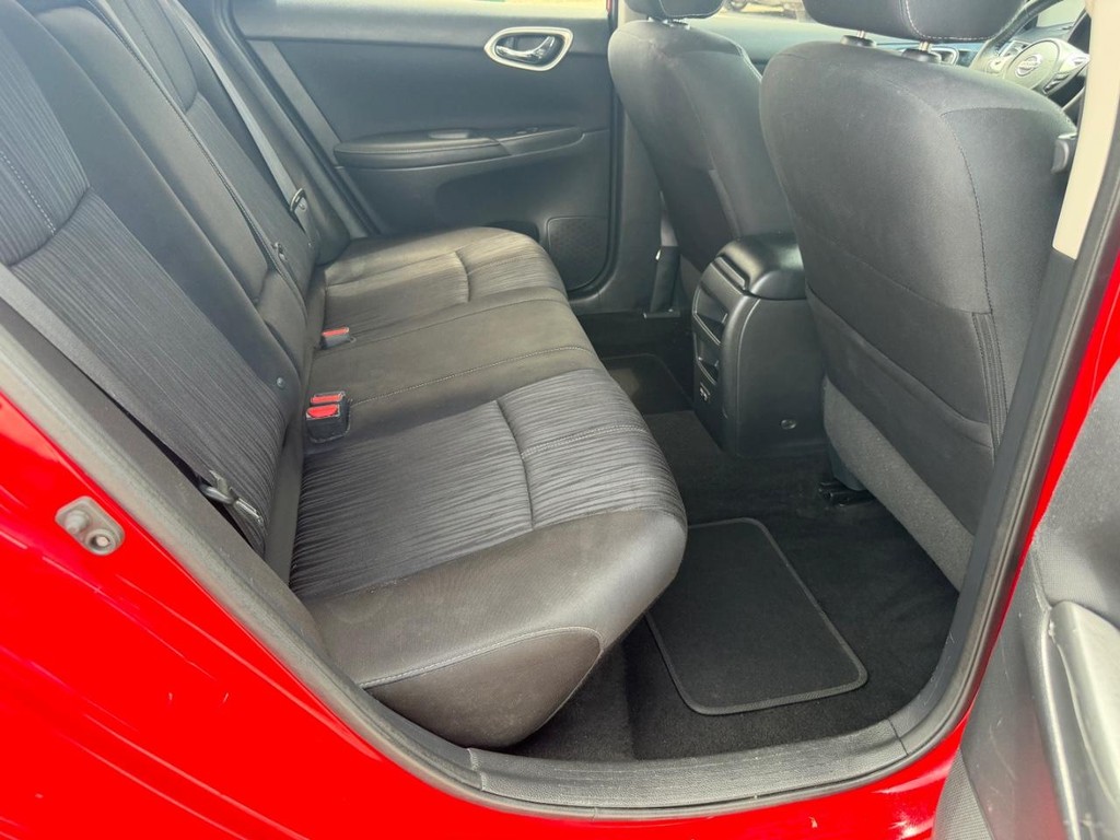 Nissan Sentra Vehicle Full-screen Gallery Image 10