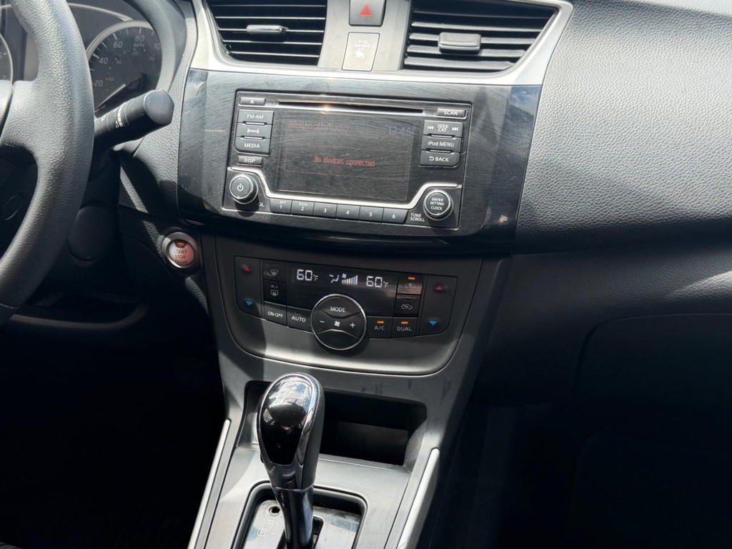 Nissan Sentra Vehicle Full-screen Gallery Image 13