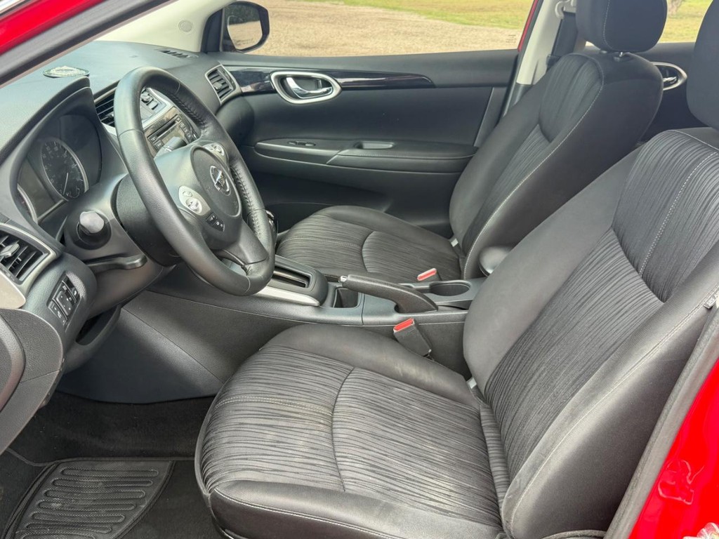 Nissan Sentra Vehicle Full-screen Gallery Image 16