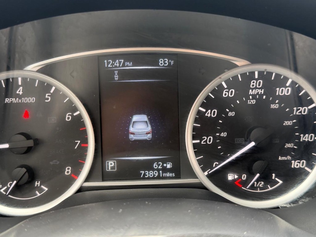 Nissan Sentra Vehicle Full-screen Gallery Image 21