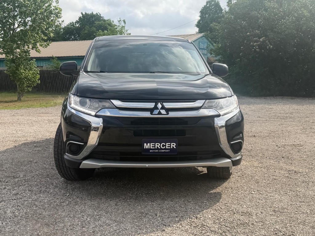 Mitsubishi Outlander Vehicle Full-screen Gallery Image 10