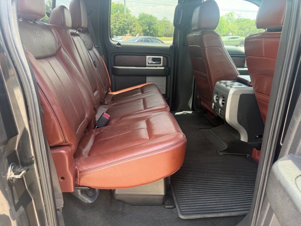 Ford F-150 Vehicle Full-screen Gallery Image 10