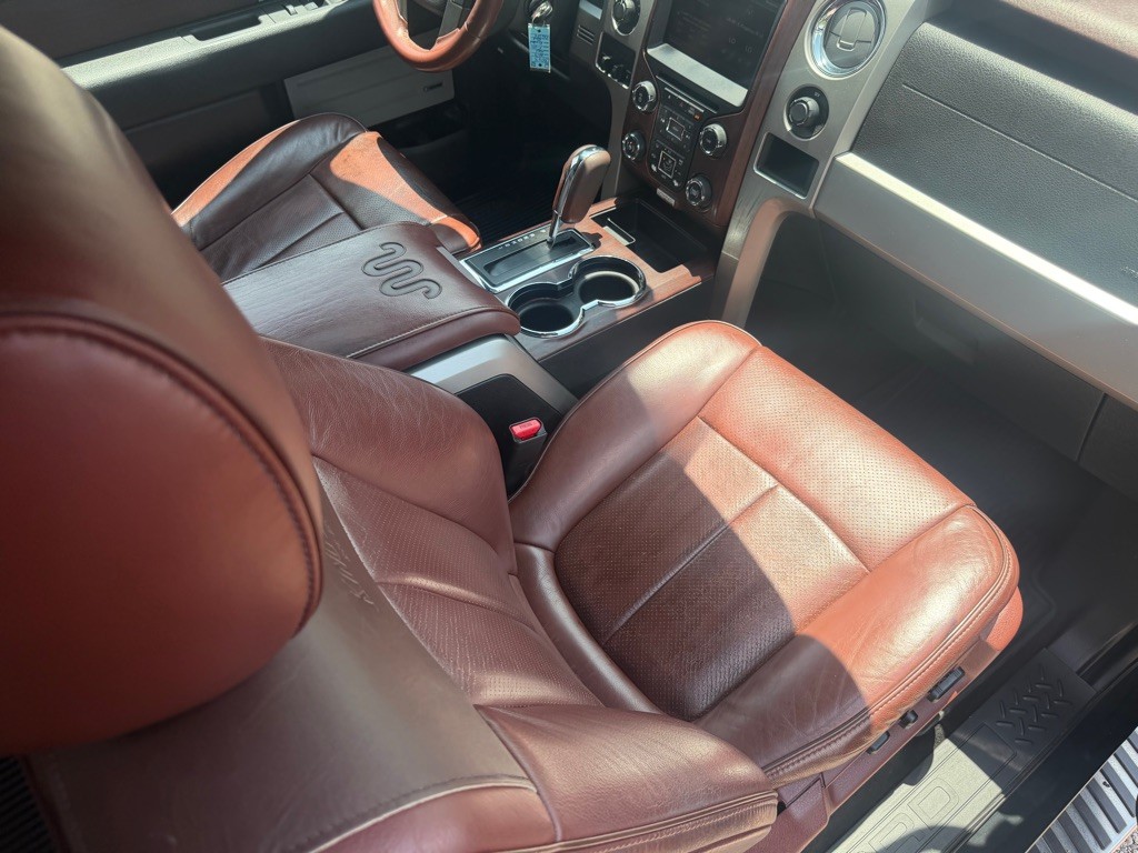 Ford F-150 Vehicle Full-screen Gallery Image 14